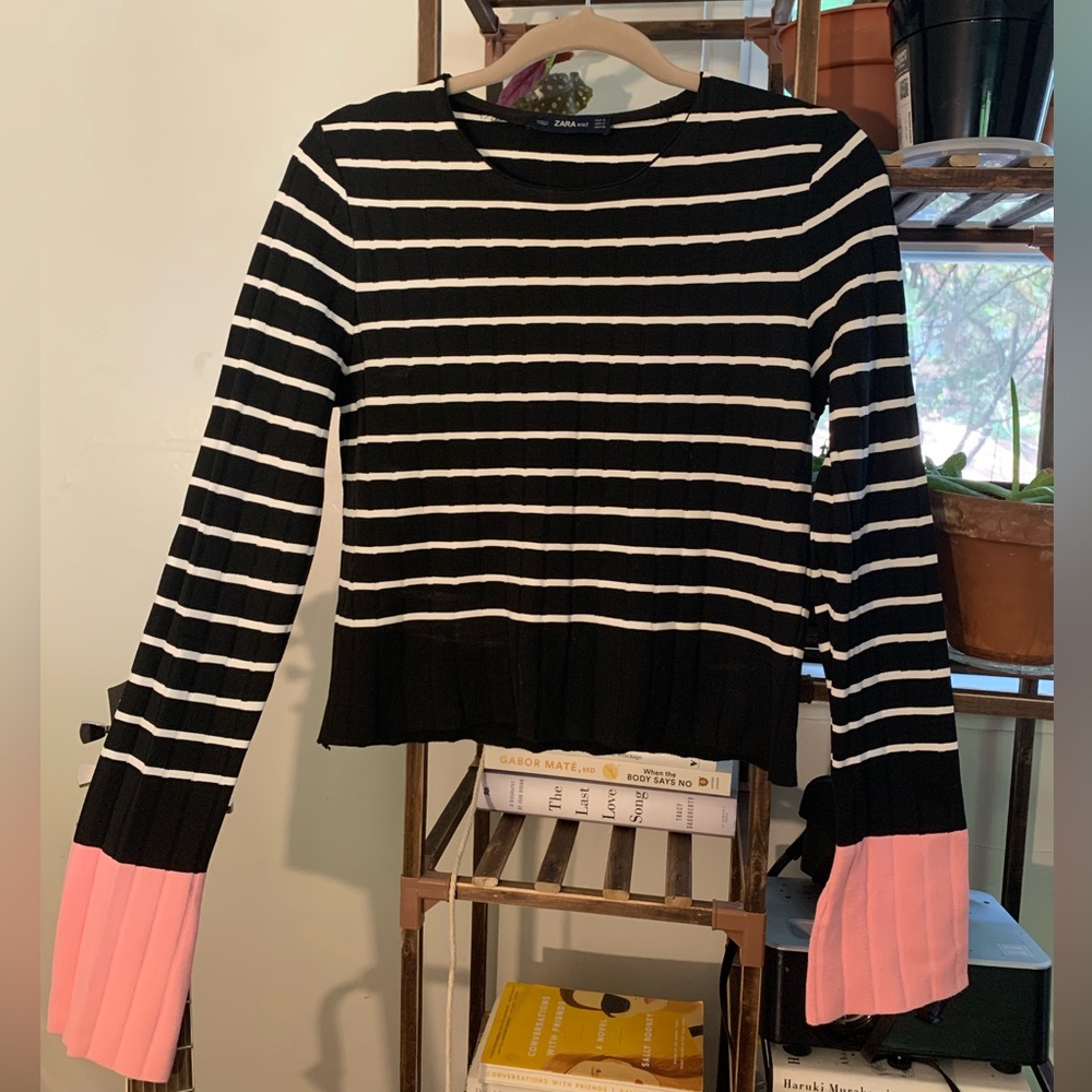 Striped B&W Zara Sweater w\ Pink Sleeve Accent - short/slightly cropped fit